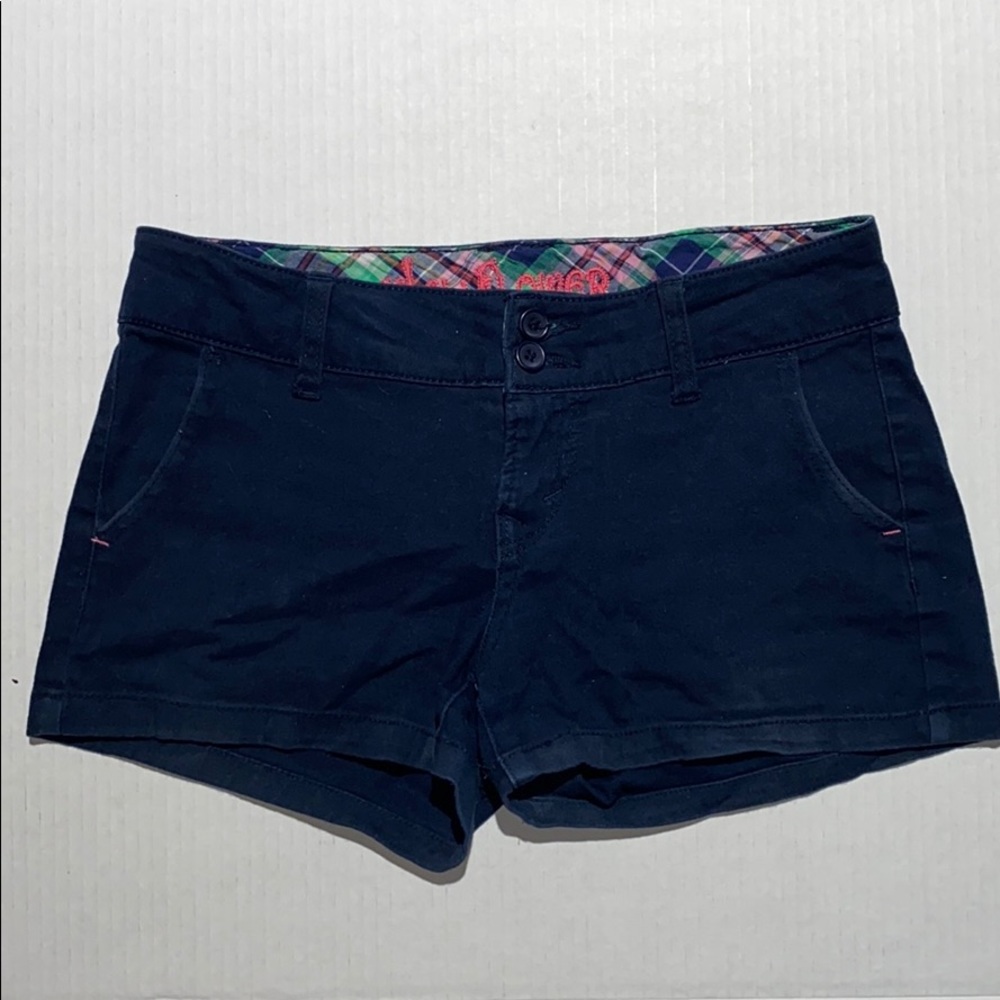 Wallflower | Shorts